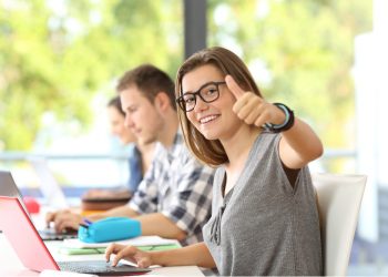 Como conseguir bolsa de estudos em faculdade particular