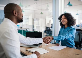 Descubra o que faz um Gestor de Recursos Humanos