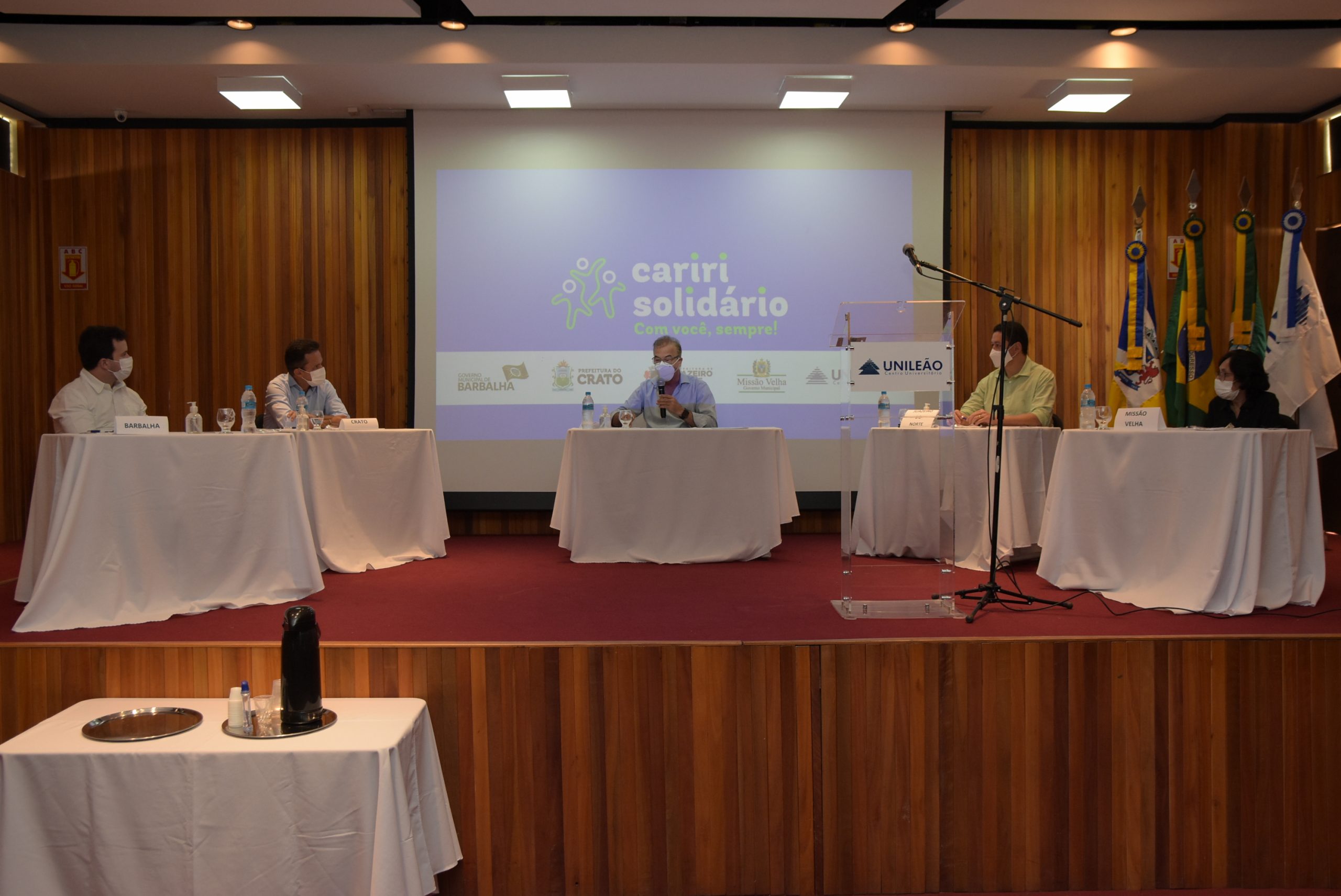 Representantes de instituições assinam termo de cooperação técnica e oficializam o programa Cariri Solidário