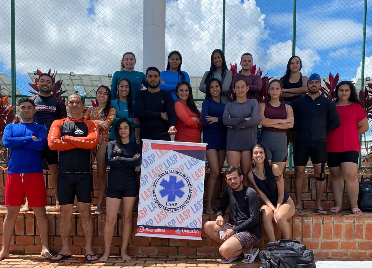 LASP realiza treinamento em técnicas de salvamento aquático