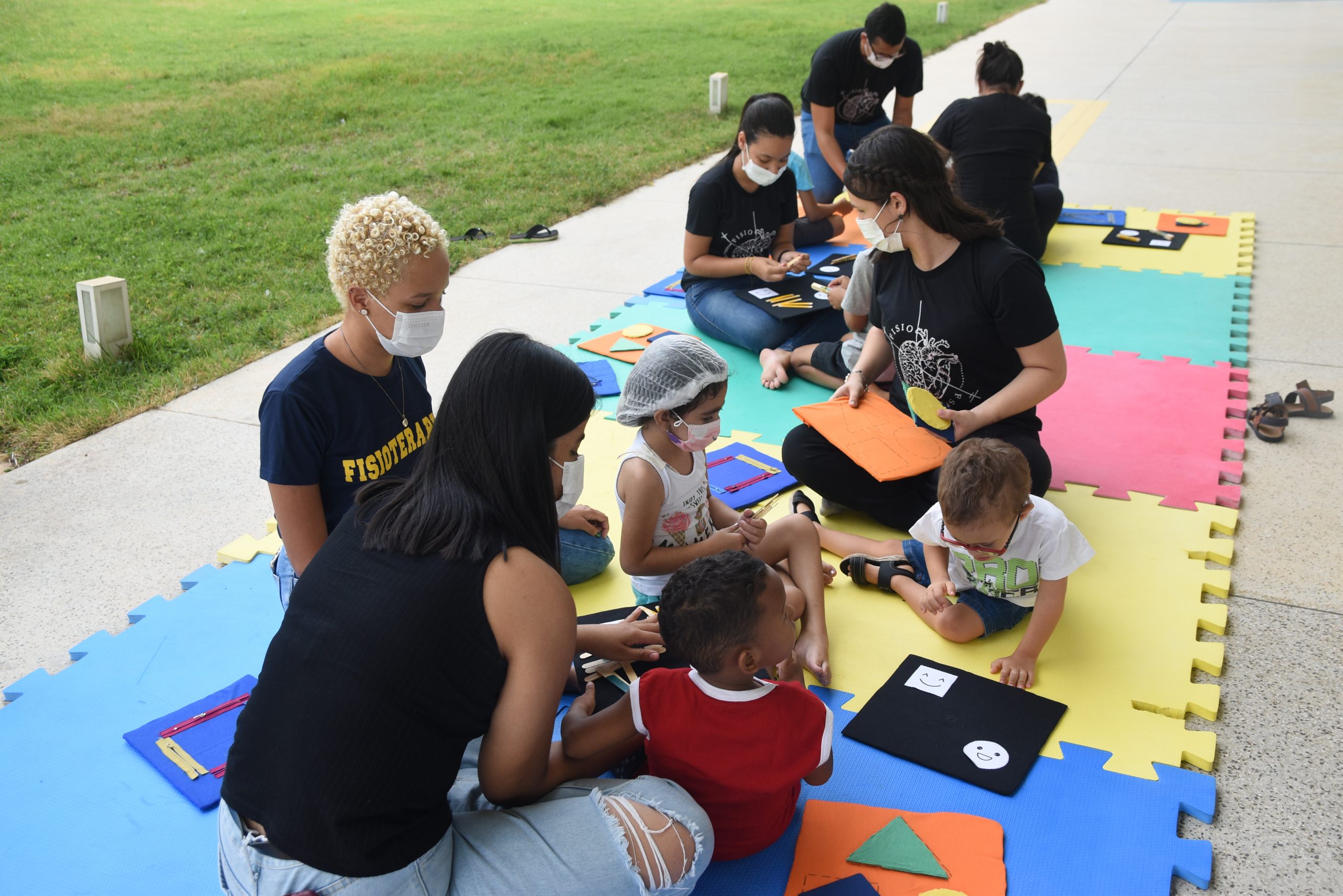 PEAS do curso de Fisioterapia da Unileão realiza atividade lúdica em comemoração ao Dia das Crianças