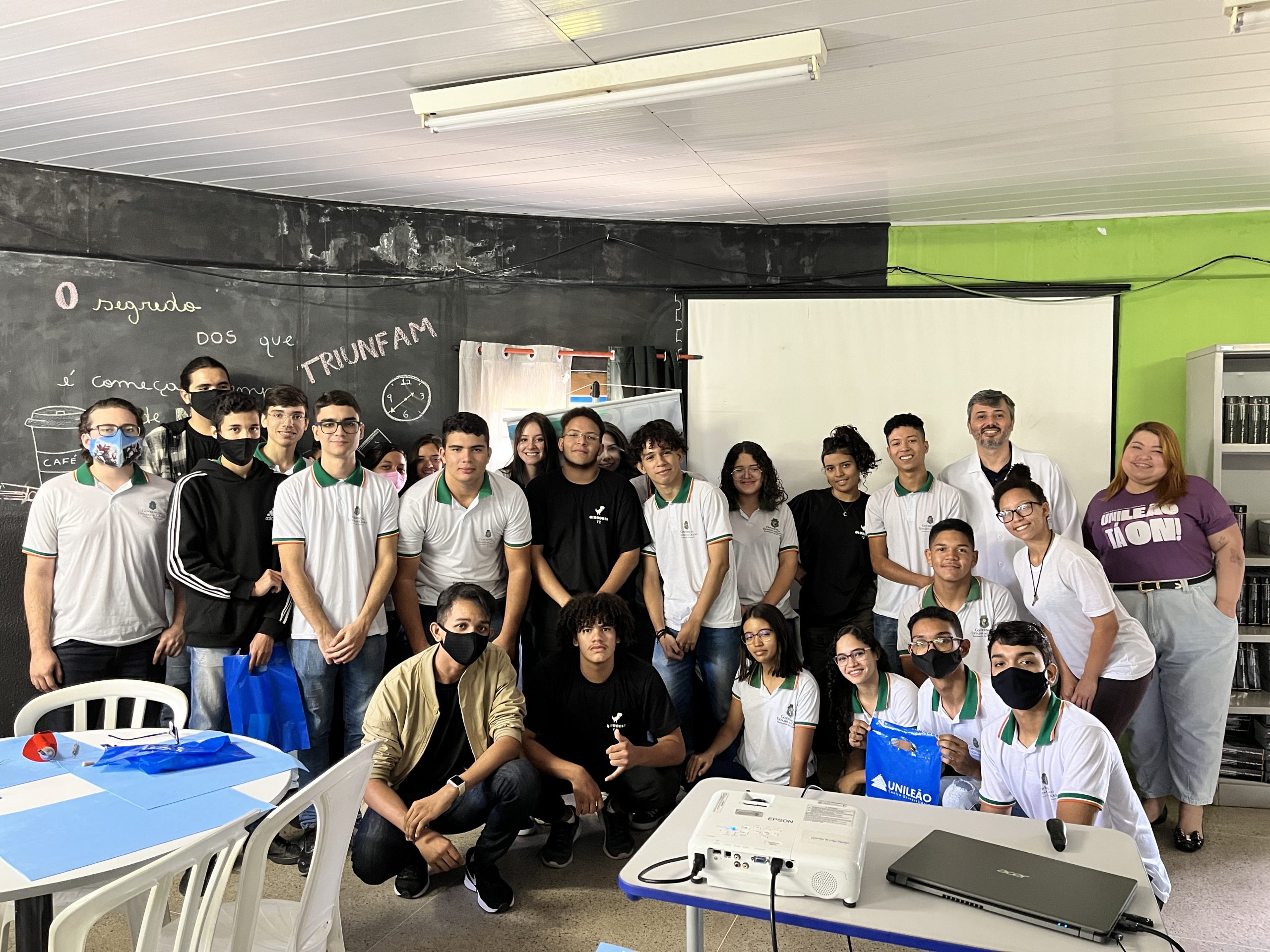 Unileão realiza ação do curso de Odontologia na E.E.E.P. Aderson Borges de Carvalho