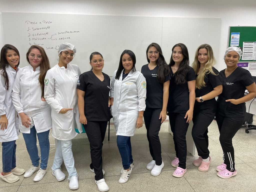 Ligas Acadêmicas LAFIRC e LADEF realizam ação comemorativa da Semana da Mulher na Unileão