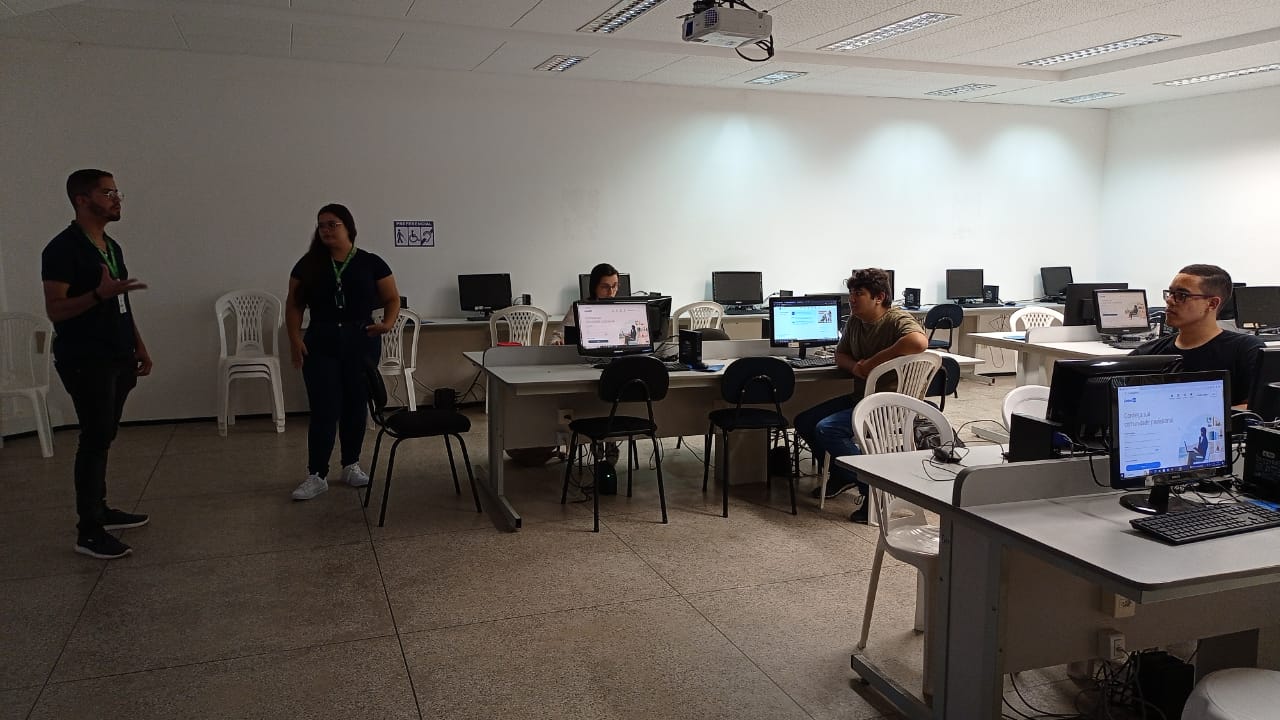 Oficina NUCAP “Conhecendo o LinkedIn” reúne estudantes da Unileão