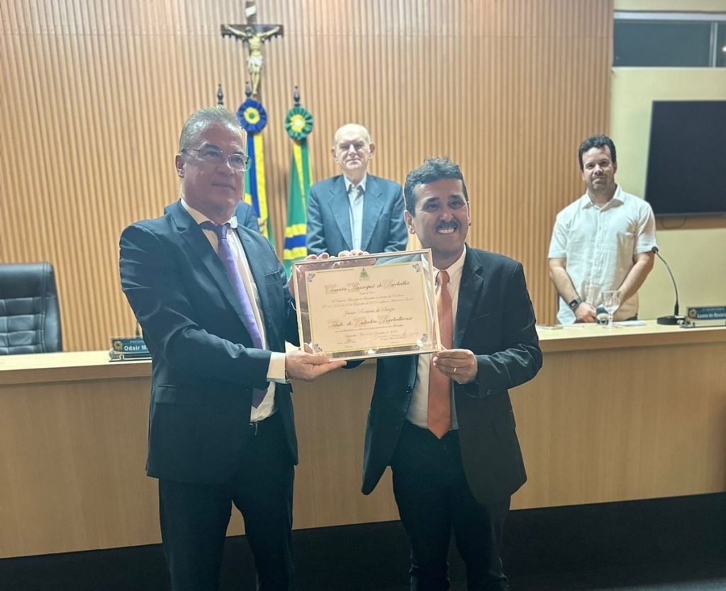 Reitor da Unileão recebe título de cidadão barbalhense em reconhecimento ao compromisso com a cidade