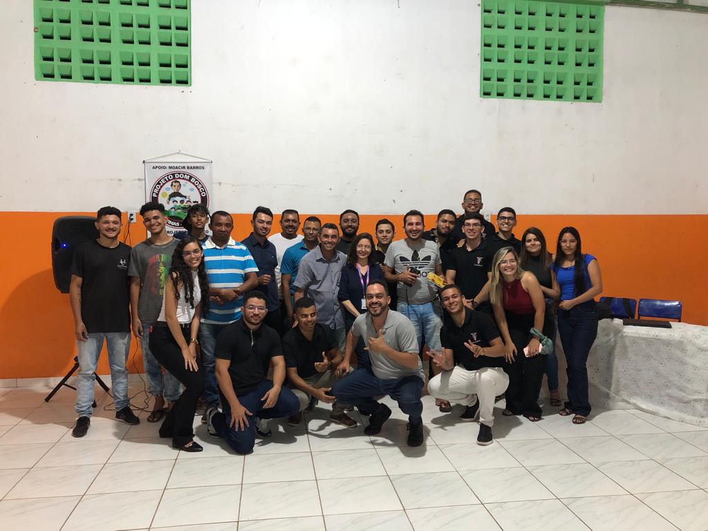 Estudantes de Administração e Ciências Contábeis da Unileão, juntamente com a professora Márcia Leite, promovem palestras e oficinas na Associação Dom Bosco, em Barbalha