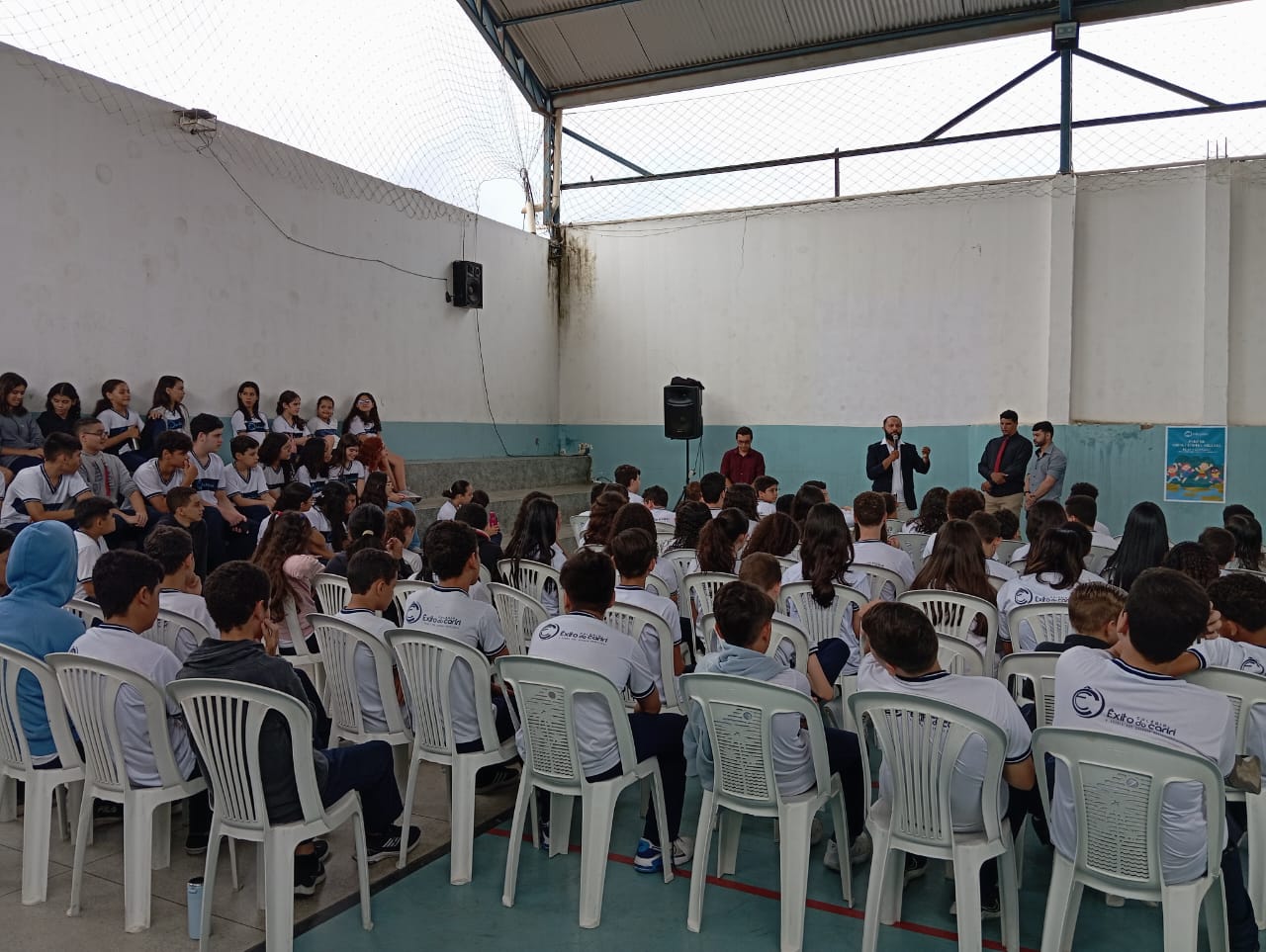 Unileão promove palestra sobre Lei que proíbe a prática de bullying no Colégio Êxito do Cariri