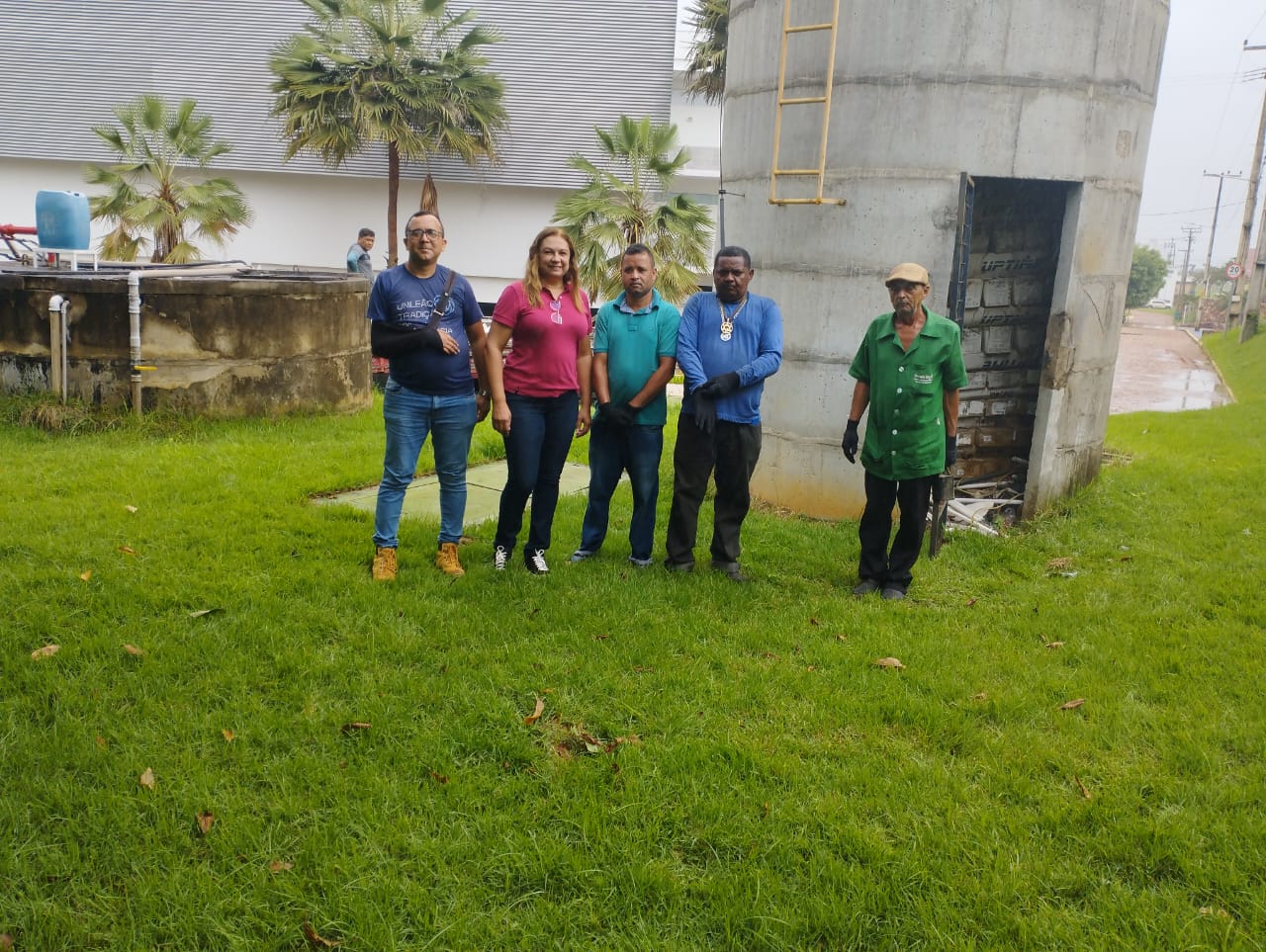 Unileão doa 12 mil lâmpadas fluorescentes para ONG Kariri Ambiental, em Juazeiro do Norte