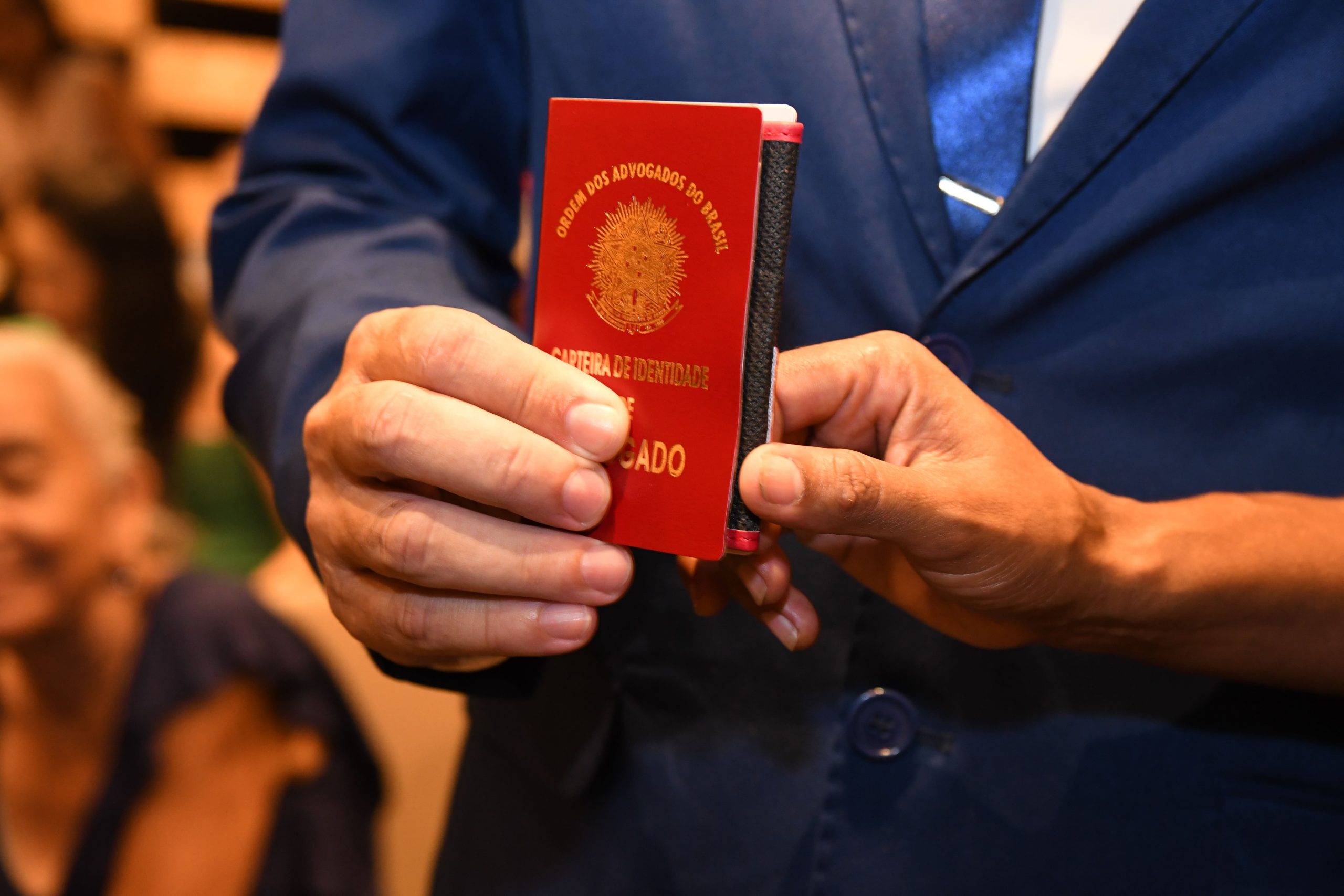 Unileão e OAB subsecção Juazeiro do Norte entregam carteiras da OAB para 20 advogados egressos da Instituição