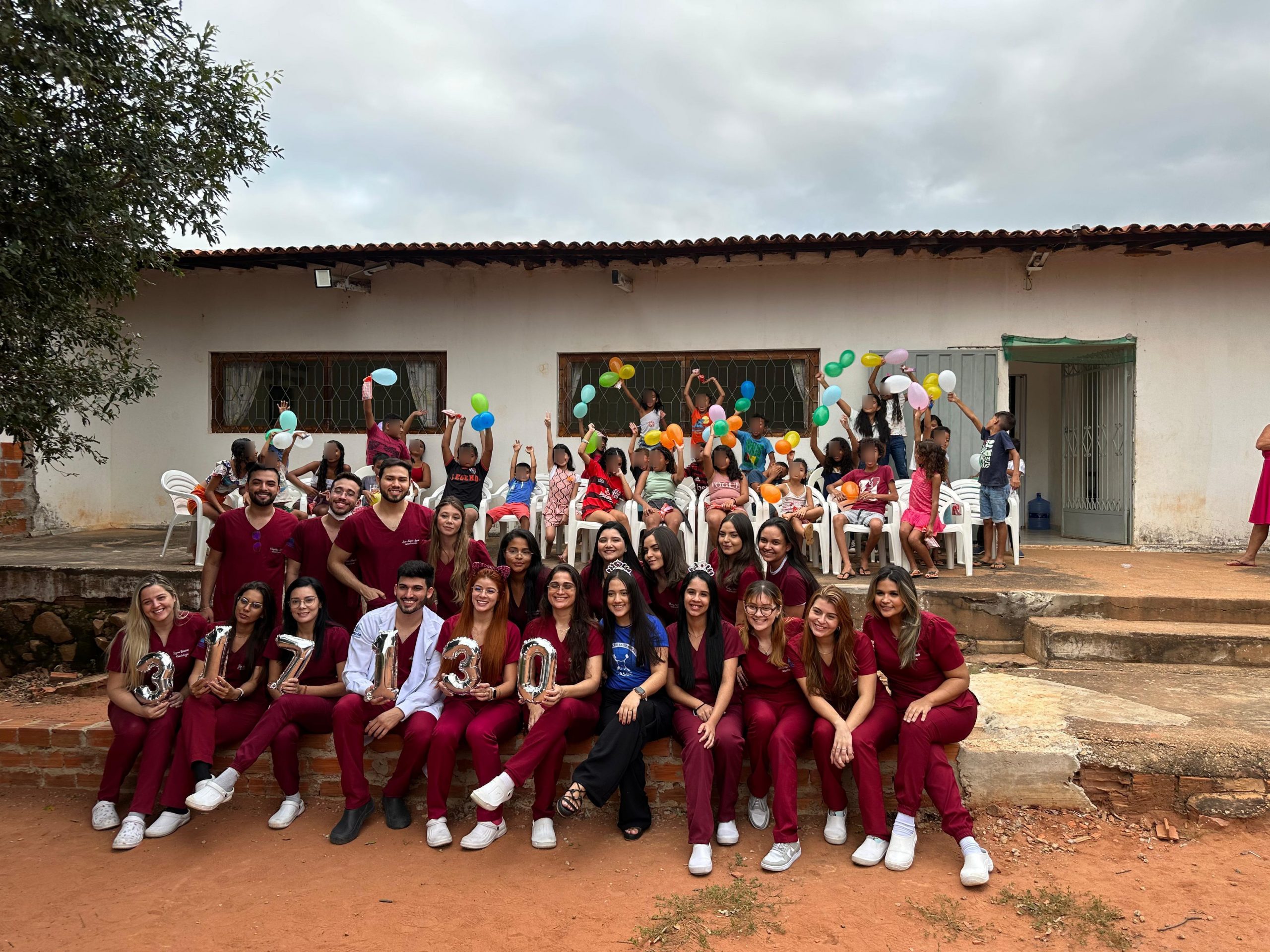 Formandos do curso de Odontologia da Unileão realizam aula da saudade com ação solidária para comunidade de Juazeiro do Norte